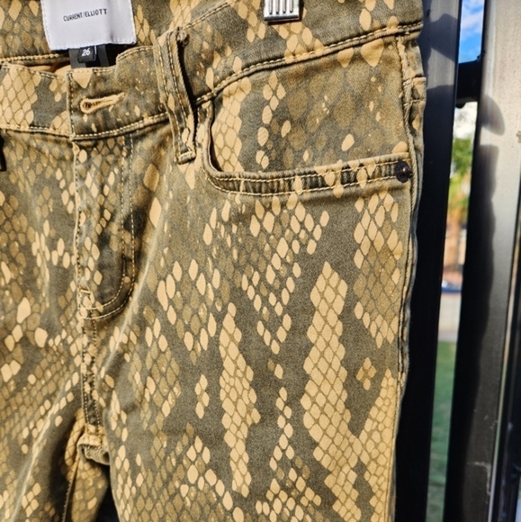 Current/Elliot The Stiletto Denim Snake Print Ankle Jeans - Picture 4 of 7